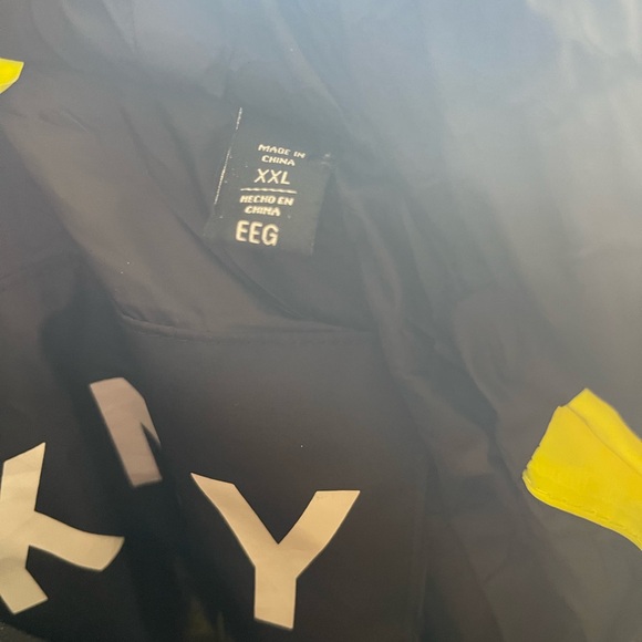 New unisex neon yellow DKNY winter coat. Size XXL - Picture 5 of 13